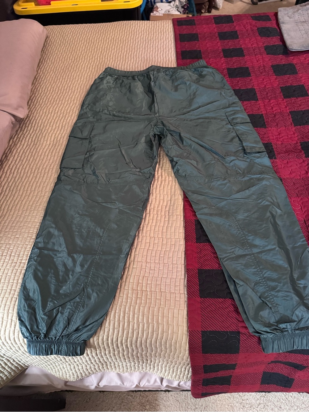 Fabletics Everpine Green Parachute Joggers NWT